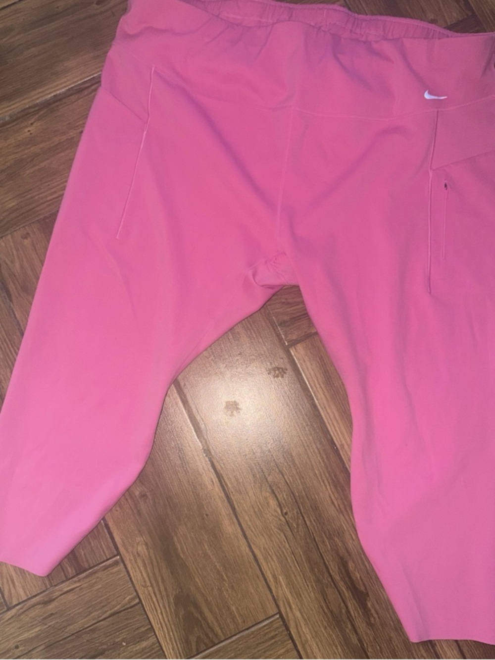 Nike Women’s Universal Medium Support High Waist BrightLeggings with Zip Pocket
